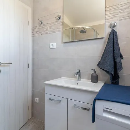 Amazing Sea View Apartment- Romantica Apartament