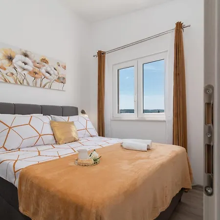 Amazing Sea View Apartment- Romantica Apartament *