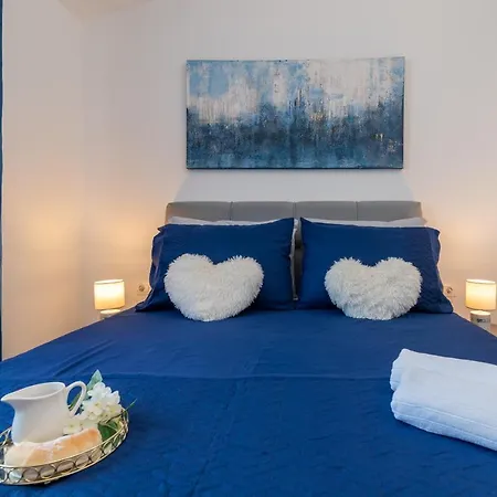 Amazing Sea View Apartment- Romantica Apartament