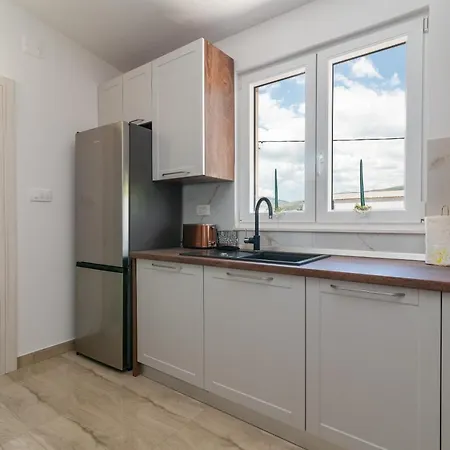 Amazing Sea View Apartment- Romantica Kaštel Štafilić
