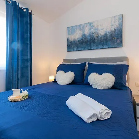 Amazing Sea View Apartment- Romantica