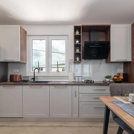 Amazing Sea View Apartment- Romantica