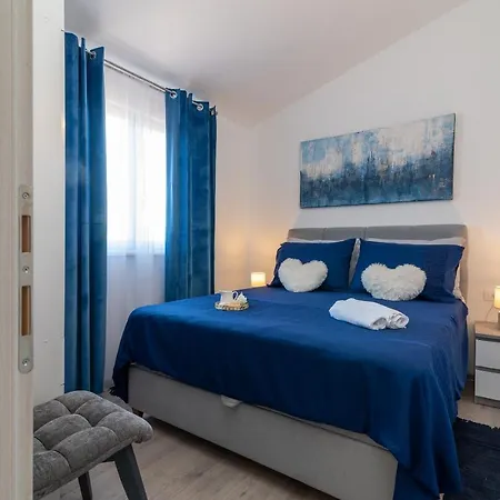 Apartment Amazing Sea View Apartment- Romantica *