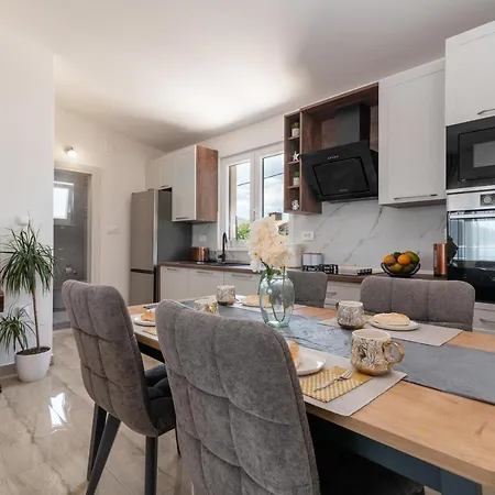 Amazing Sea View Apartment- Romantica * Kastel Stafilic